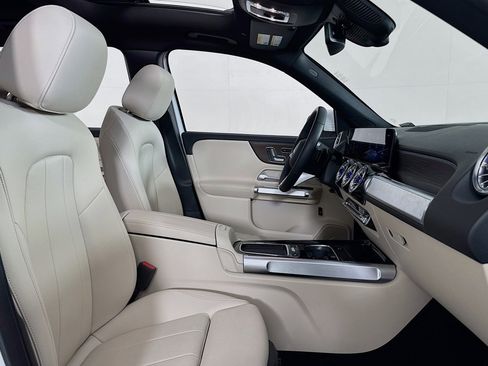 Used 2026 Mercedes-Benz GLB 250 image 6