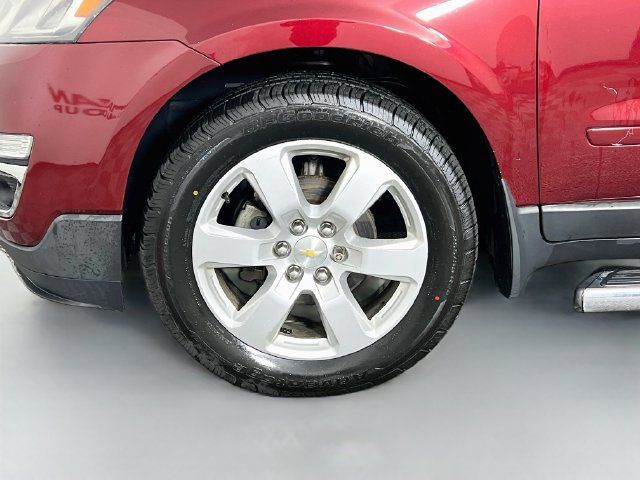 Used 2017 Chevrolet Traverse LT w/ Style and Technology Package FWD image 25