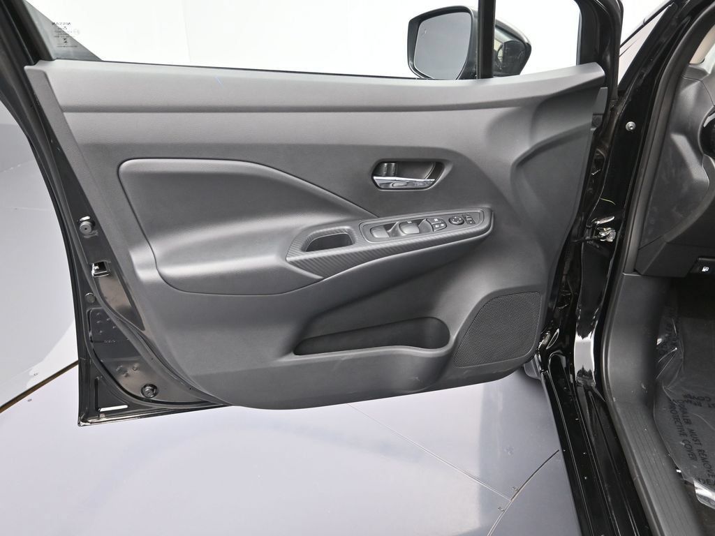 New 2025 Nissan Versa SV w/ Trunk Package FWD image 10