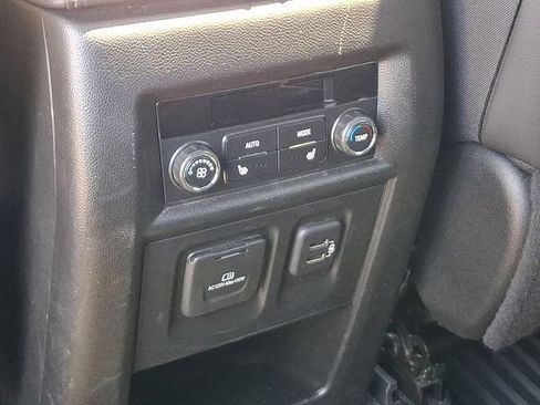 Used 2023 Chevrolet Traverse Premier w/ Redline Edition AWD/4WD image 17