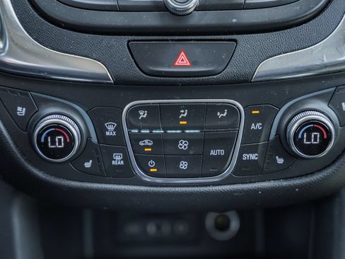 Used 2019 Chevrolet Equinox Premier AWD/4WD image 23