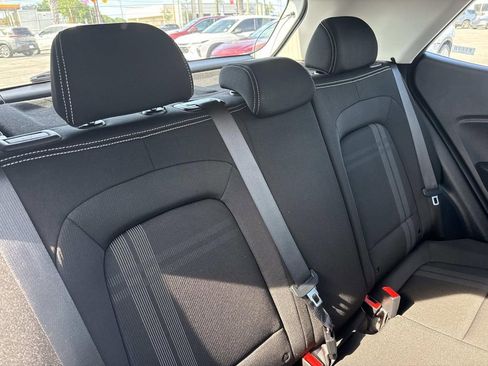 Used 2025 Hyundai Venue SEL FWD image 10