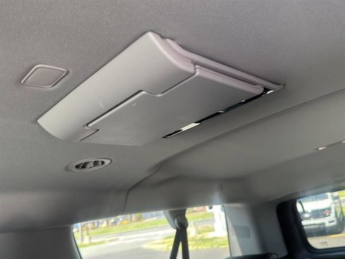 Used 2016 GMC Yukon XL Denali w/ Open Road Package image 23