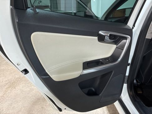 Used 2017 Volvo XC60 T5 Dynamic w/ Preferred Option Package image 22