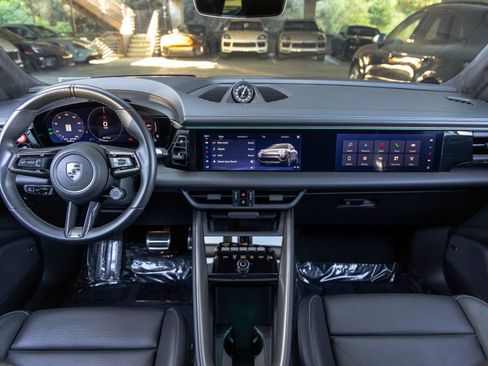 Certified 2024 Porsche Macan Turbo Electric AWD/4WD image 34