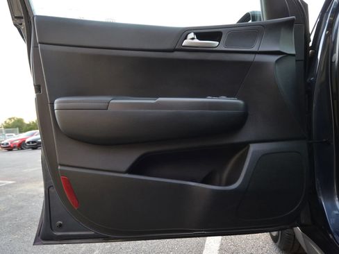 Used 2018 Kia Sportage LX w/ LX Technology Package image 44