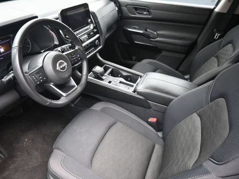 Used 2024 Nissan Pathfinder SV FWD image 19