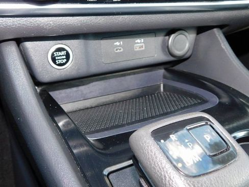 Used 2023 Nissan Rogue SV image 38