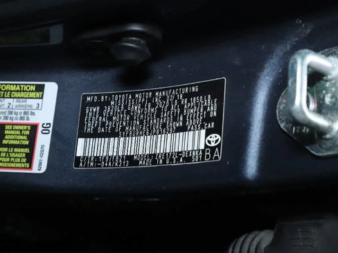 Used 2018 Toyota Corolla LE image 19