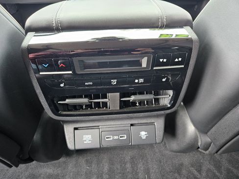 Used 2024 Acura MDX SH-AWD w/ Advance Package image 11