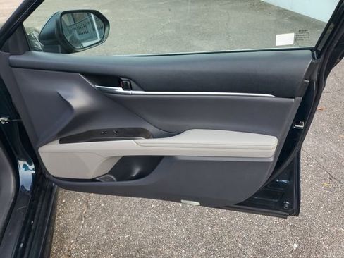 Used 2021 Toyota Camry XSE image 37