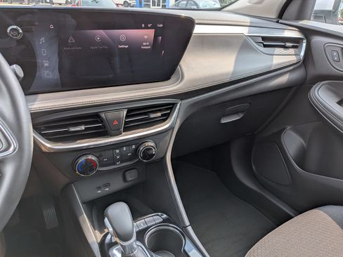 Used 2025 Buick Encore GX Preferred FWD image 22
