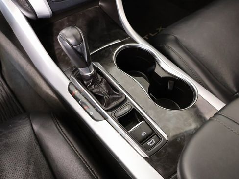 Used 2018 Acura TLX w/ Technology Package image 9