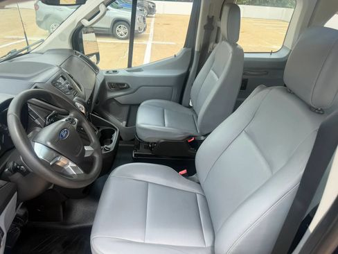 Used 2019 Ford Transit 350 XL RWD image 4