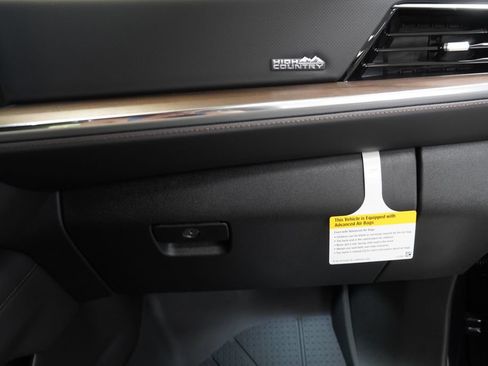 New 2026 Chevrolet Suburban High Country AWD/4WD image 42