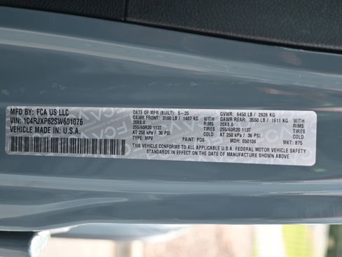 Used 2025 Jeep Wrangler Sahara image 33