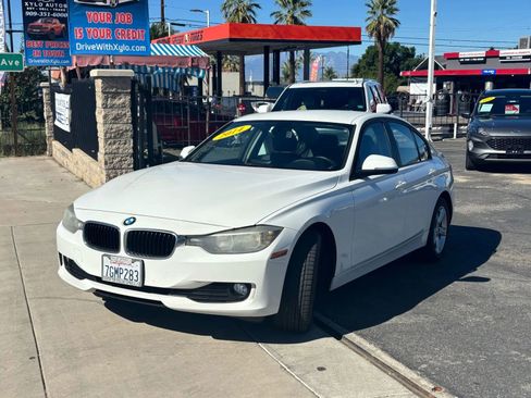 Used 2014 BMW 320i Sedan image 2
