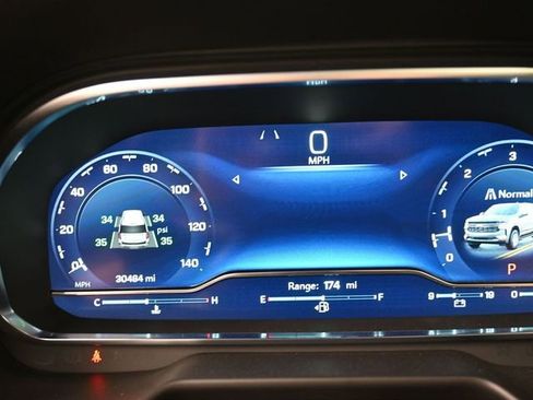 Used 2024 Chevrolet Suburban Premier w/ Premium Package 2 image 9