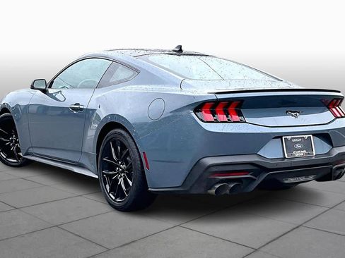 Used 2025 Ford Mustang Premium image 11