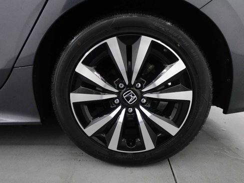 Certified 2022 Honda Civic EX image 9