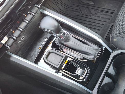 Used 2023 Chevrolet Colorado LT w/ LT Convenience Package II image 16