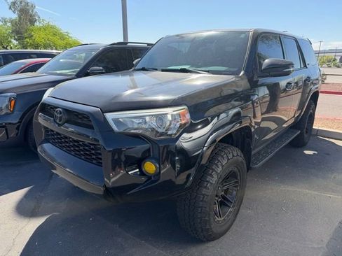 Used 2016 Toyota 4Runner SR5 image 2