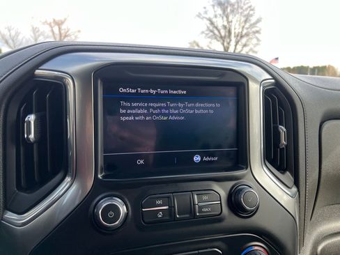 Used 2022 Chevrolet Silverado 2500 LT w/ Convenience Package image 17