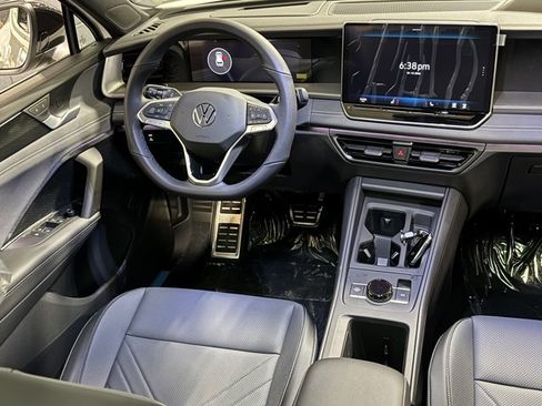 New 2026 Volkswagen Tiguan SE R-Line image 16