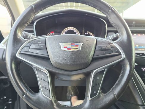 Used 2017 Cadillac XT5 Luxury w/ Driver Awareness Package image 18