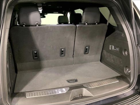Used 2025 GMC Yukon Denali AWD/4WD image 4