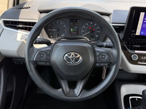 Used 2025 Toyota Corolla LE FWD image 13