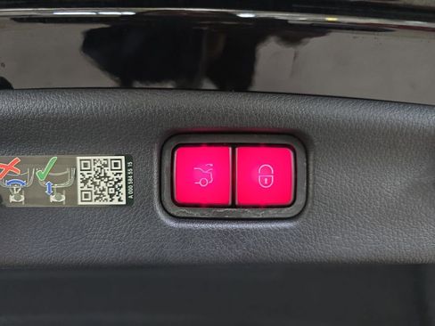 Used 2022 Mercedes-Benz C 300 Sedan image 31