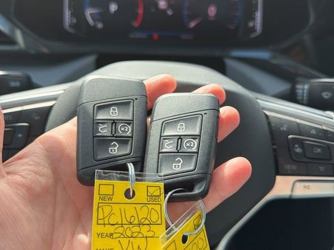 Used 2023 Volkswagen Taos SEL image 10