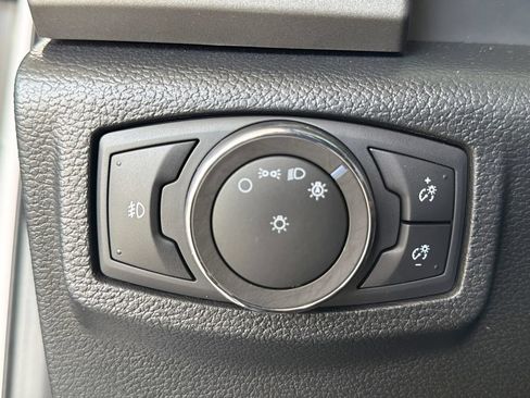 Used 2019 Ford Expedition XLT w/ Equipment Group 202A RWD image 28