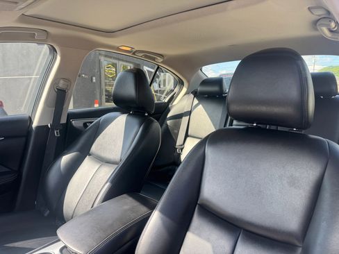 Used 2021 INFINITI Q50 Luxe image 4