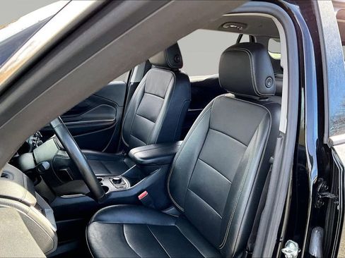 Used 2024 GMC Terrain SLT image 15