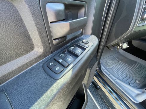 Used 2016 RAM 2500 Tradesman w/ Chrome Appearance Group AWD/4WD image 11