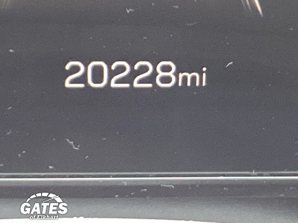 Used 2025 GMC Terrain Elevation AWD/4WD image 4