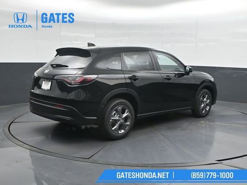 New 2026 Honda HR-V LX image 2