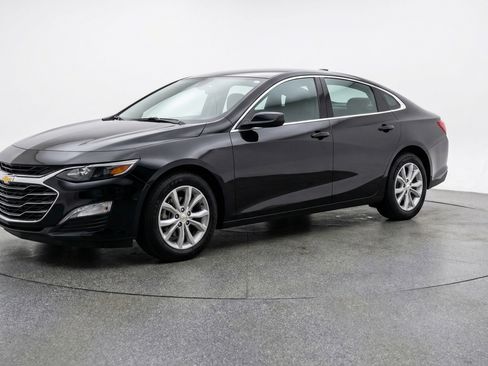 Used 2024 Chevrolet Malibu LT image 3