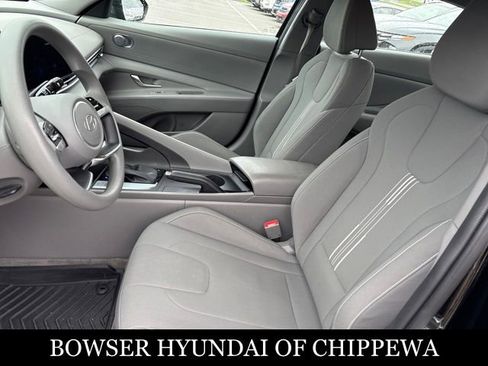 Used 2024 Hyundai Elantra SEL image 8