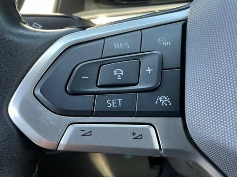 Used 2024 Volkswagen Atlas Cross Sport SE AWD/4WD image 29