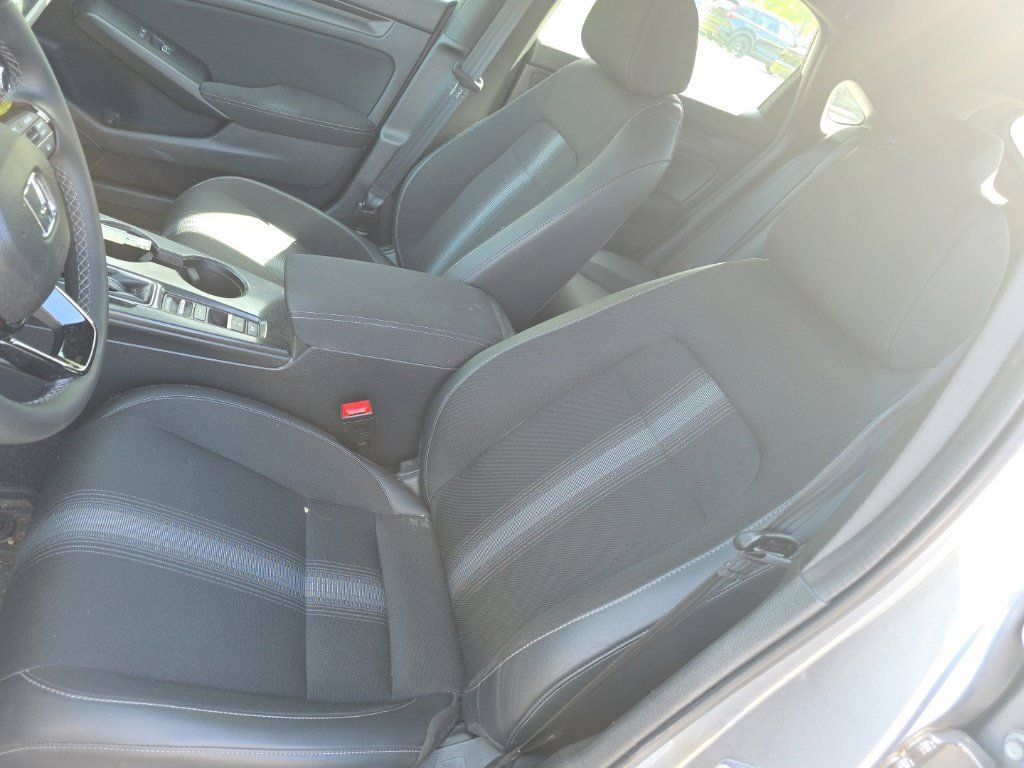 Used 2023 Honda Civic Sport image 10