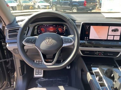 New 2026 Volkswagen Atlas Peak Edition image 18