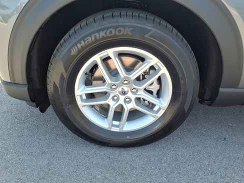 Used 2026 Ford Explorer Active RWD image 9