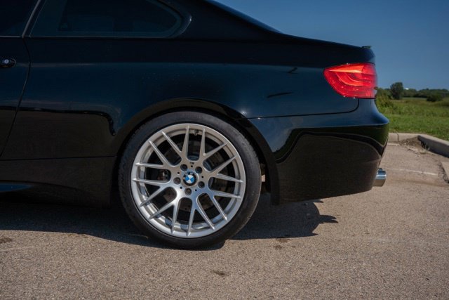 Used 2011 BMW M3 Coupe w/ Competition Pkg RWD image 11
