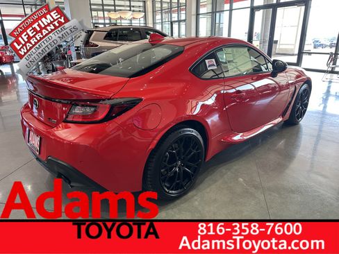 New 2026 Toyota GR86 Premium RWD image 2