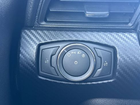 Used 2016 Ford Mustang Coupe image 27