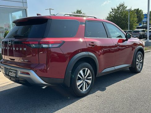 Certified 2025 Nissan Pathfinder SL image 7