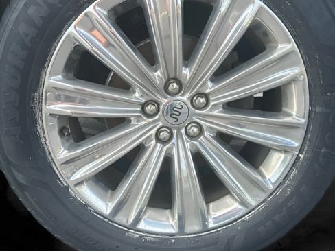 Used 2023 Ford Explorer King Ranch AWD/4WD image 25